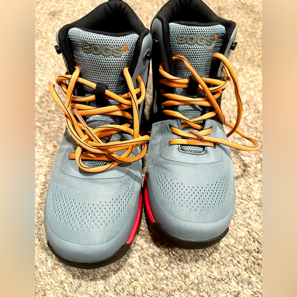 Like New Women’s Bogs Composite Toe work boots. SZ 9.5